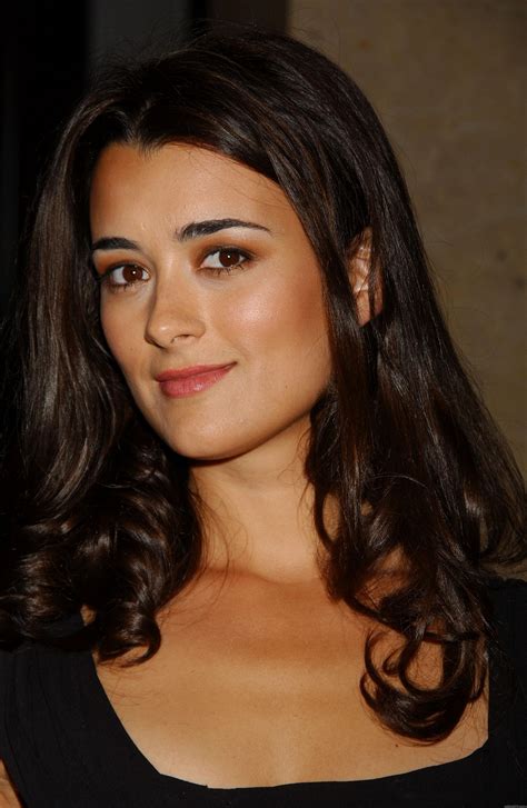 Cote De Pablo nude pictures